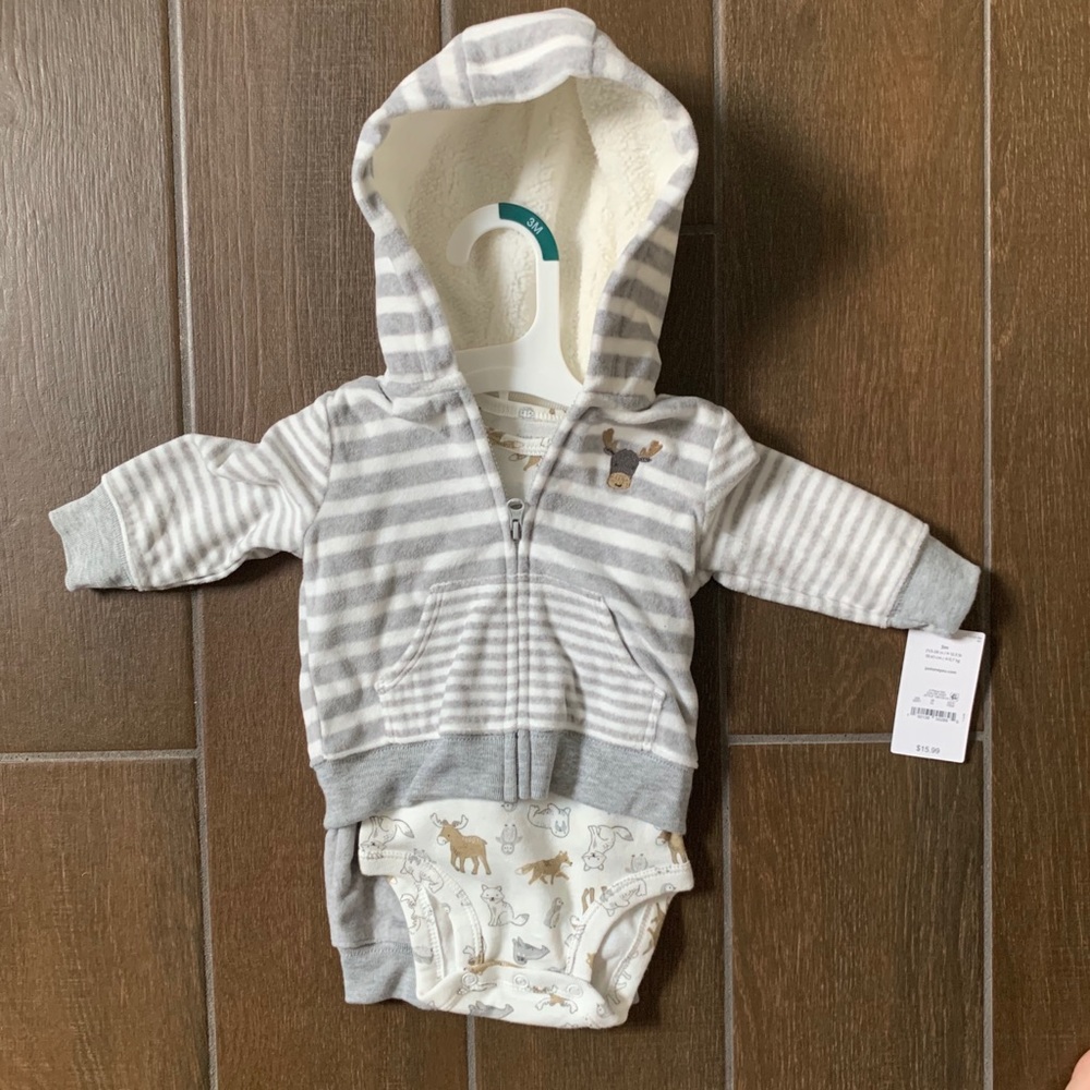 NWT. • 3 piece set.
